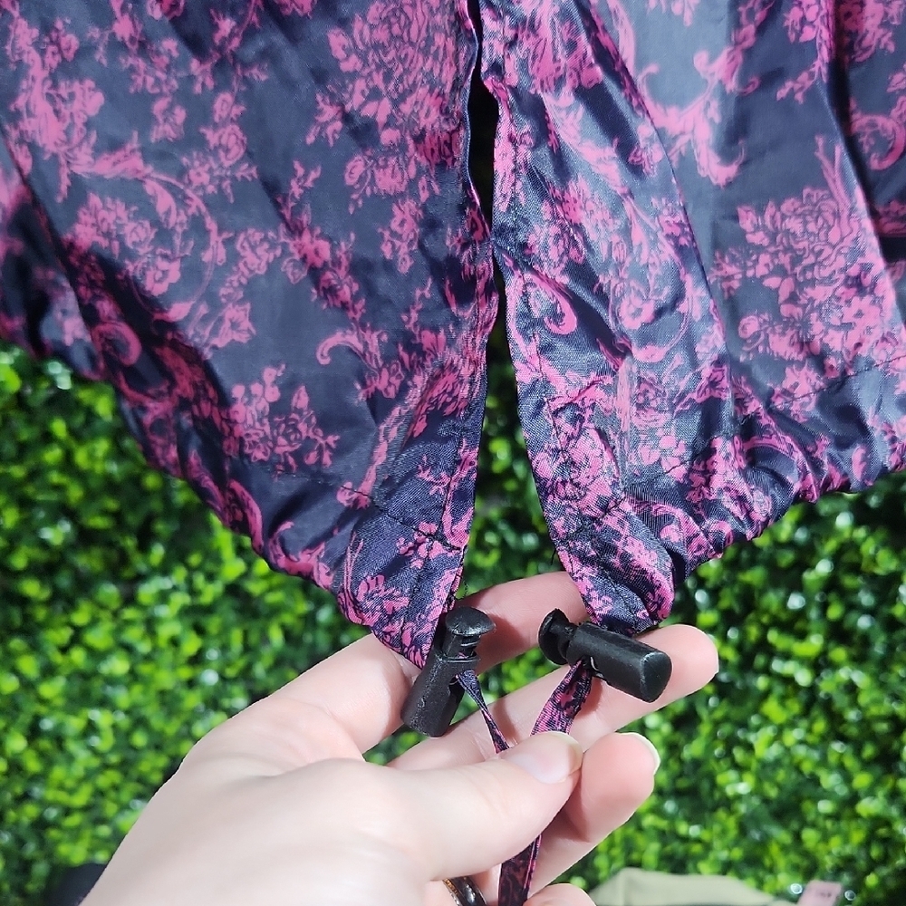 Chic Pink and Black Utility Jacket with Full-Length Zipper - Picture 14 of 16